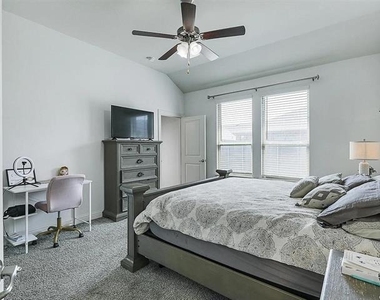 1520 Summit View Lane - Photo Thumbnail 15