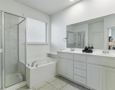 1520 Summit View Lane - Photo Thumbnail 16
