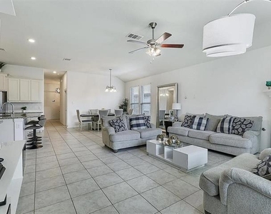 1520 Summit View Lane - Photo Thumbnail 11