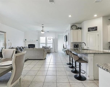 1520 Summit View Lane - Photo Thumbnail 5