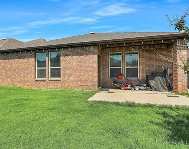 1520 Summit View Lane - Photo Thumbnail 24