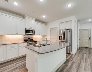 6100 Silverado Trail - Photo Thumbnail 6