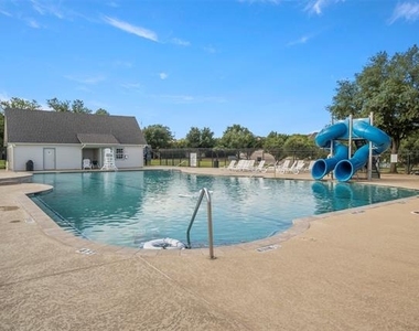 2500 King Arthur Boulevard - Photo Thumbnail 17