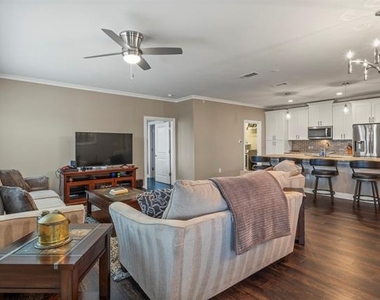 2500 King Arthur Boulevard - Photo Thumbnail 3