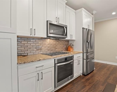 2500 King Arthur Boulevard - Photo Thumbnail 8
