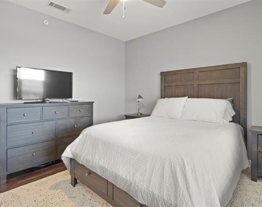 2500 King Arthur Boulevard - Photo Thumbnail 14