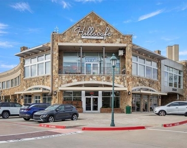 2500 King Arthur Boulevard - Photo Thumbnail 20