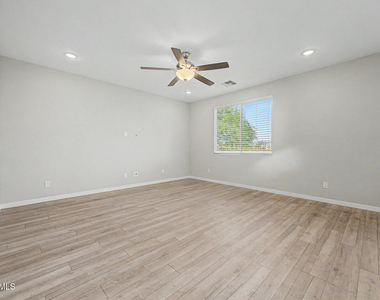 17797 W Cassia Way - Photo Thumbnail 4