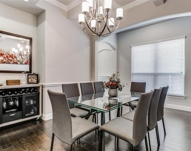 3901 Bentley Drive - Photo Thumbnail 5