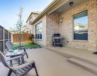 3901 Bentley Drive - Photo Thumbnail 25