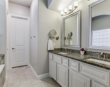 3901 Bentley Drive - Photo Thumbnail 16