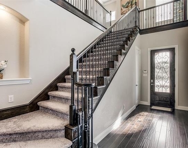 3901 Bentley Drive - Photo Thumbnail 3