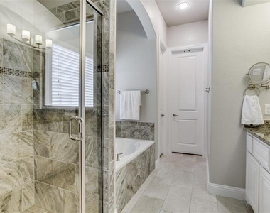 3901 Bentley Drive - Photo Thumbnail 17