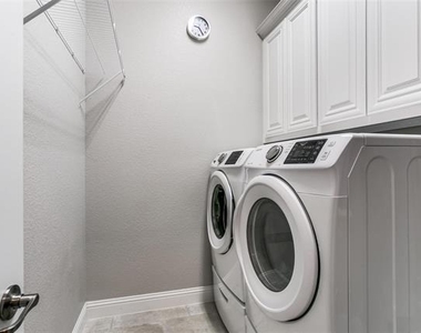 3901 Bentley Drive - Photo Thumbnail 14