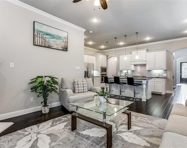 3901 Bentley Drive - Photo Thumbnail 9