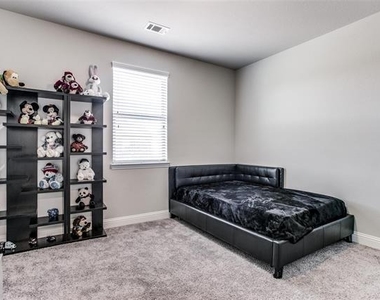 3901 Bentley Drive - Photo Thumbnail 21