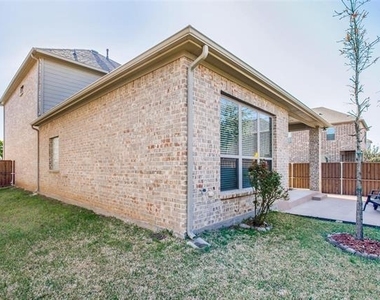 3901 Bentley Drive - Photo Thumbnail 26
