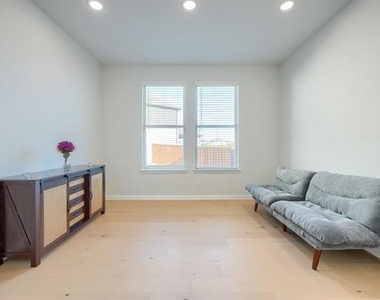 1309 Buttercup Road - Photo Thumbnail 7