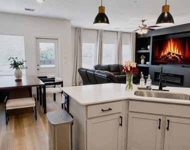 1404 Citrus Drive - Photo Thumbnail 3