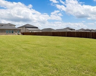 1404 Citrus Drive - Photo Thumbnail 15