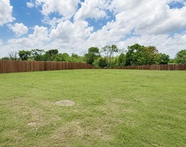 1404 Citrus Drive - Photo Thumbnail 16