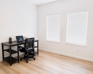 1404 Citrus Drive - Photo Thumbnail 6