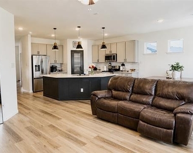 1404 Citrus Drive - Photo Thumbnail 5