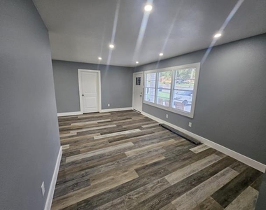4117 S Marsalis Avenue - Photo Thumbnail 6