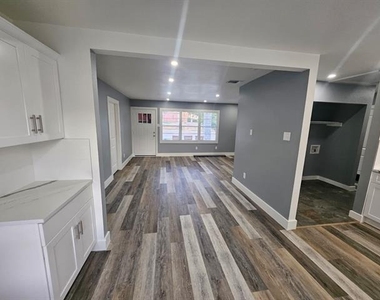 4117 S Marsalis Avenue - Photo Thumbnail 1