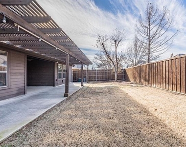 412 Hideaway Road - Photo Thumbnail 3