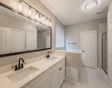 412 Hideaway Road - Photo Thumbnail 19