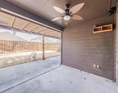 412 Hideaway Road - Photo Thumbnail 4