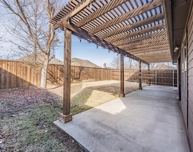 412 Hideaway Road - Photo Thumbnail 6