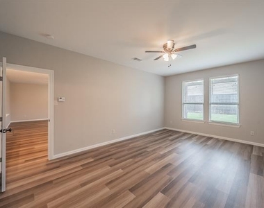 412 Hideaway Road - Photo Thumbnail 17