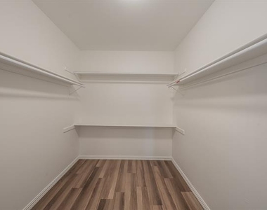 412 Hideaway Road - Photo Thumbnail 22