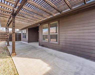 412 Hideaway Road - Photo Thumbnail 5