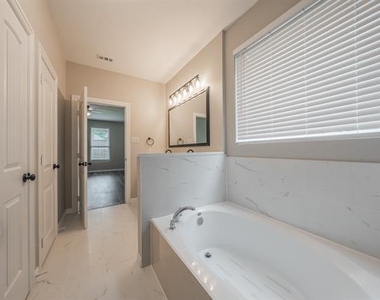 412 Hideaway Road - Photo Thumbnail 21