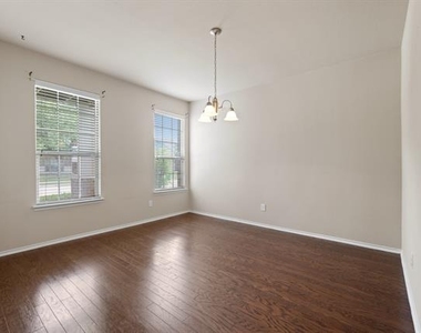 9716 Mulligan Drive - Photo Thumbnail 12