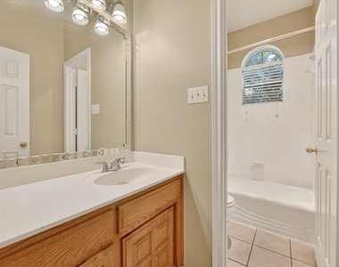 914 Dove Creek Trail - Photo Thumbnail 7