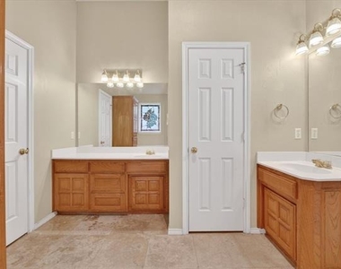 914 Dove Creek Trail - Photo Thumbnail 12