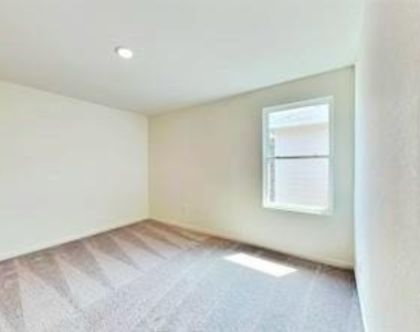 4413 Marsh Hawk Drive - Photo Thumbnail 11