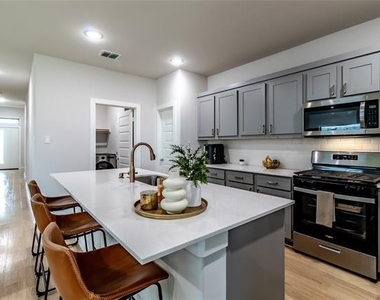 2122 Mossfield Lane - Photo Thumbnail 5