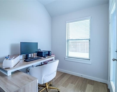 2122 Mossfield Lane - Photo Thumbnail 24