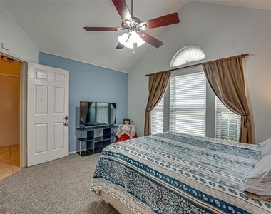 7701 Gillon Drive - Photo Thumbnail 5