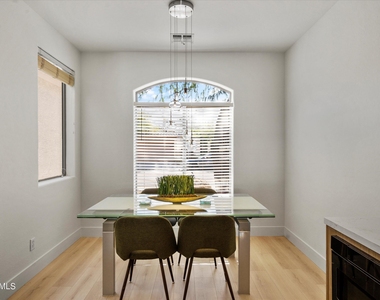 1084 E Susan Lane - Photo Thumbnail 4