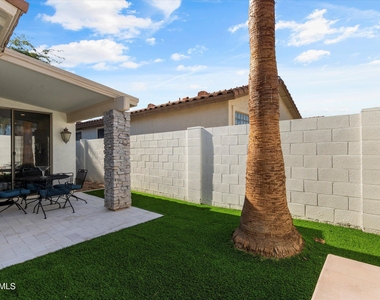 1084 E Susan Lane - Photo Thumbnail 21