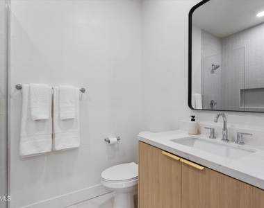 1084 E Susan Lane - Photo Thumbnail 16