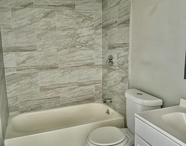 3219 E Earll Drive - Photo Thumbnail 6