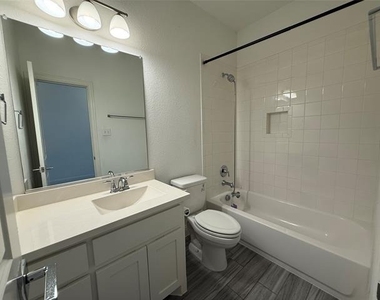 2104 Hubbard Park Lane - Photo Thumbnail 17