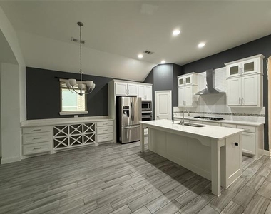2104 Hubbard Park Lane - Photo Thumbnail 1